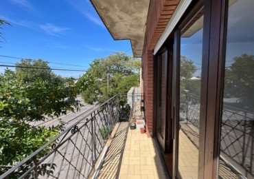 PH 3 Ambientes con balcon a la calle